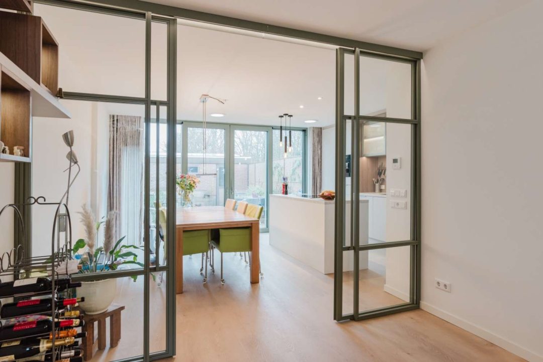 Stalen deur en keuken op maat