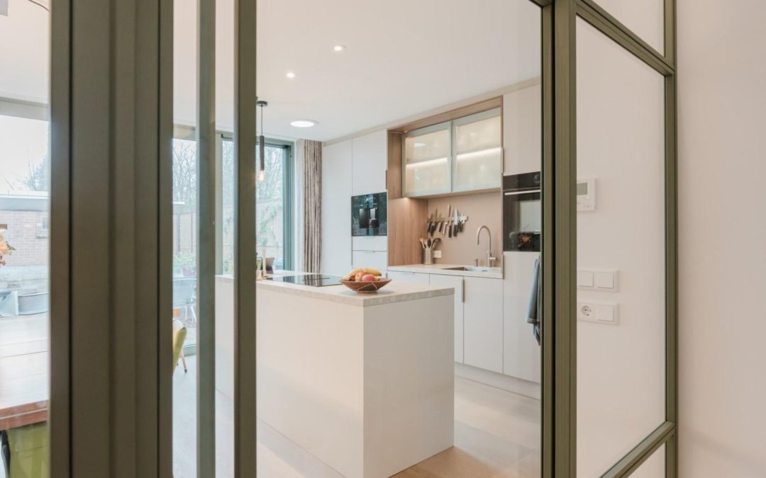 Stalen deur en keuken op maat