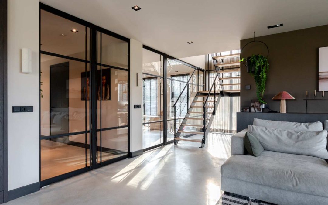 Stalen trap en deuren op maat-20