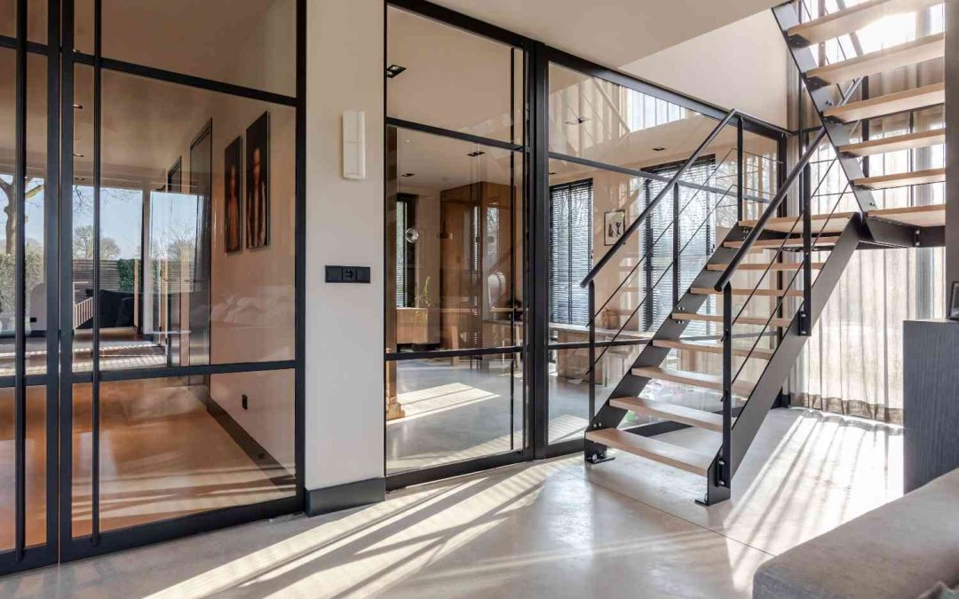 Stalen trap en deuren op maat