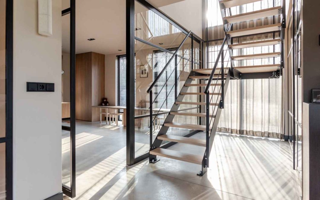 Stalen trap en deuren op maat